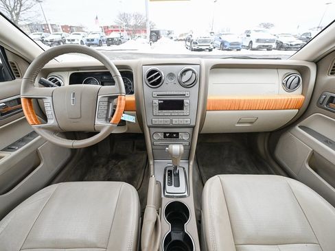 Used 2009 Lincoln MKZ image 29