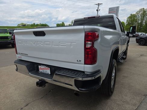 Used 2024 Chevrolet Silverado 2500 LT AWD/4WD image 11