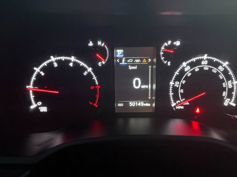 Used 2022 Toyota 4Runner SR5 image 13