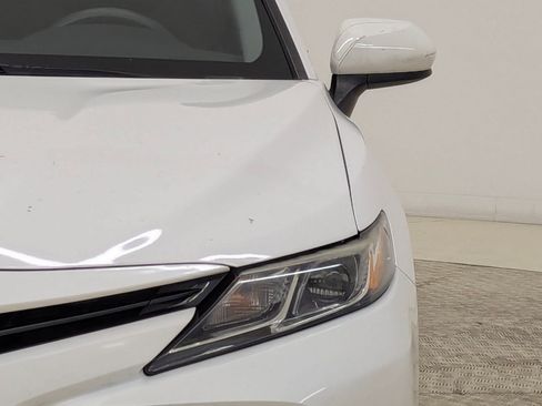 Used 2019 Toyota Camry LE image 11