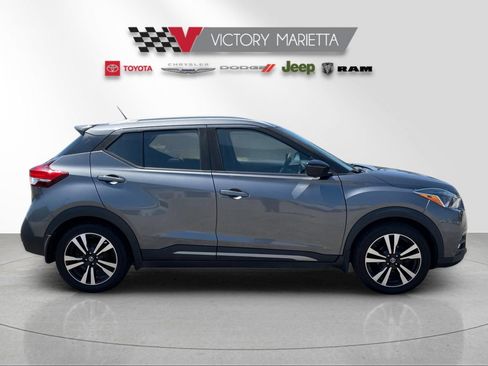 Used 2019 Nissan Kicks SR w/ Exterior Electronics Package FWD image 6