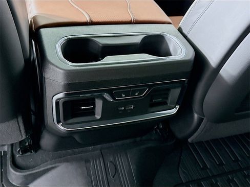New 2026 GMC Sierra 3500 Denali Ultimate w/ LPO, Black Badging Package image 20