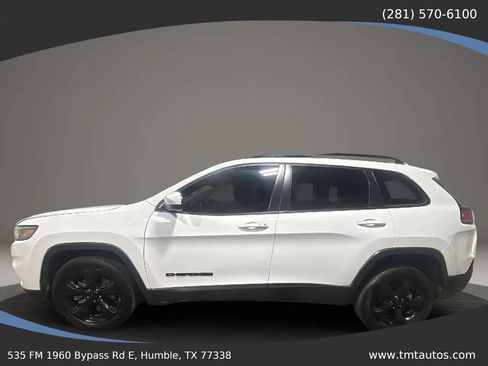 Used 2021 Jeep Cherokee Latitude Plus FWD image 2