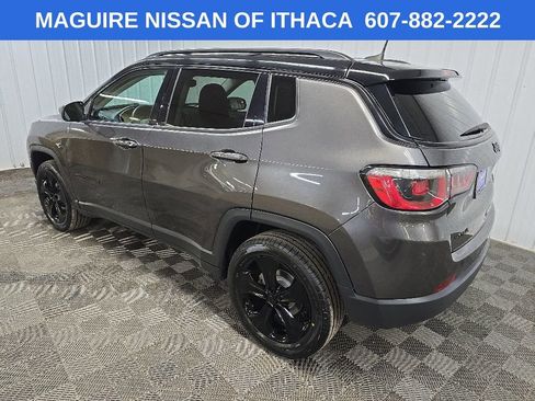 Used 2020 Jeep Compass Latitude AWD/4WD image 9
