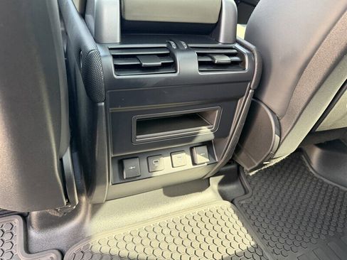 Used 2021 Land Rover Defender 110 X-Dynamic HSE image 25