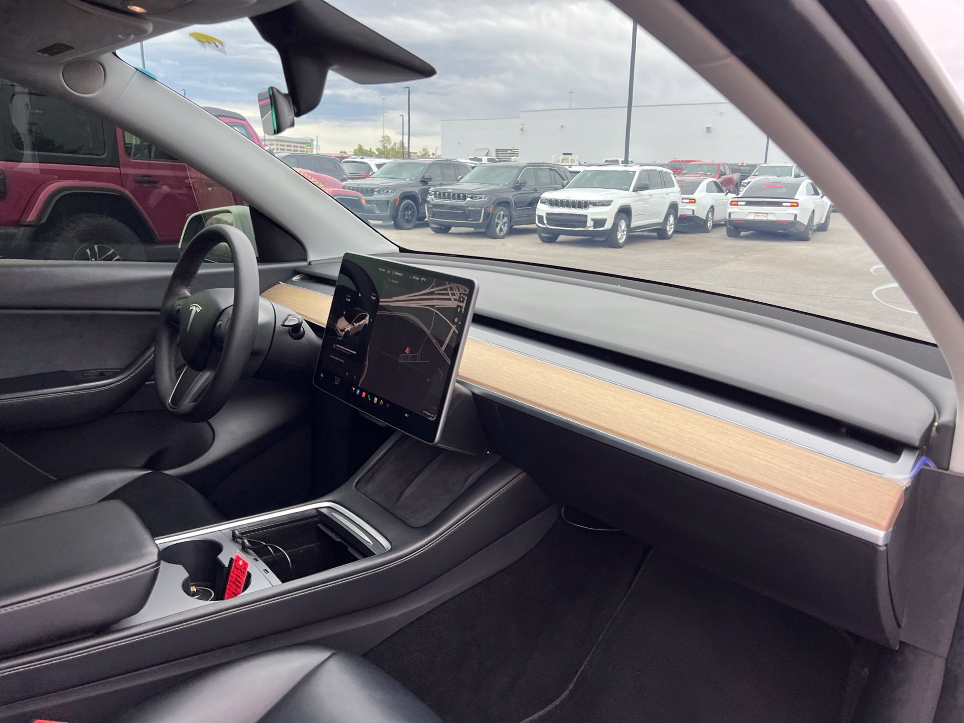 Used 2021 Tesla Model Y Long Range AWD/4WD image 22
