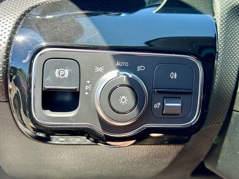Used 2019 Mercedes-Benz A 220 4MATIC w/ Driver Assistance Package image 27