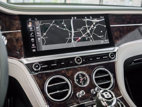 Used 2021 Bentley Continental GT image 9