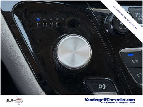 Used 2017 Chrysler Pacifica Limited FWD image 17