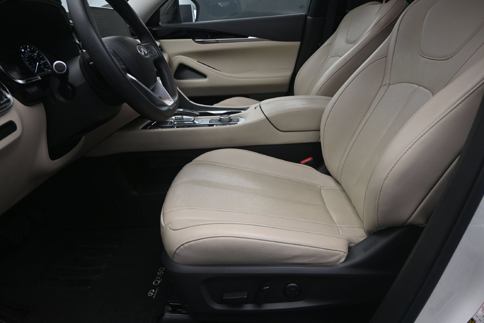 Used 2024 INFINITI QX60 Pure w/ Cargo Package FWD image 13