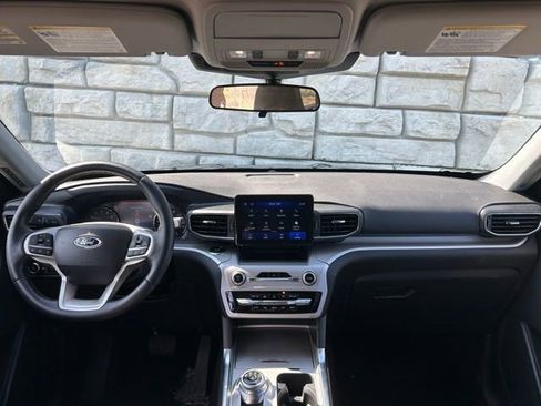 Used 2023 Ford Explorer XLT w/ Equipment Group 202A image 10