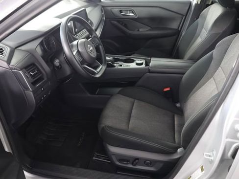 Used 2024 Nissan Rogue SV image 17