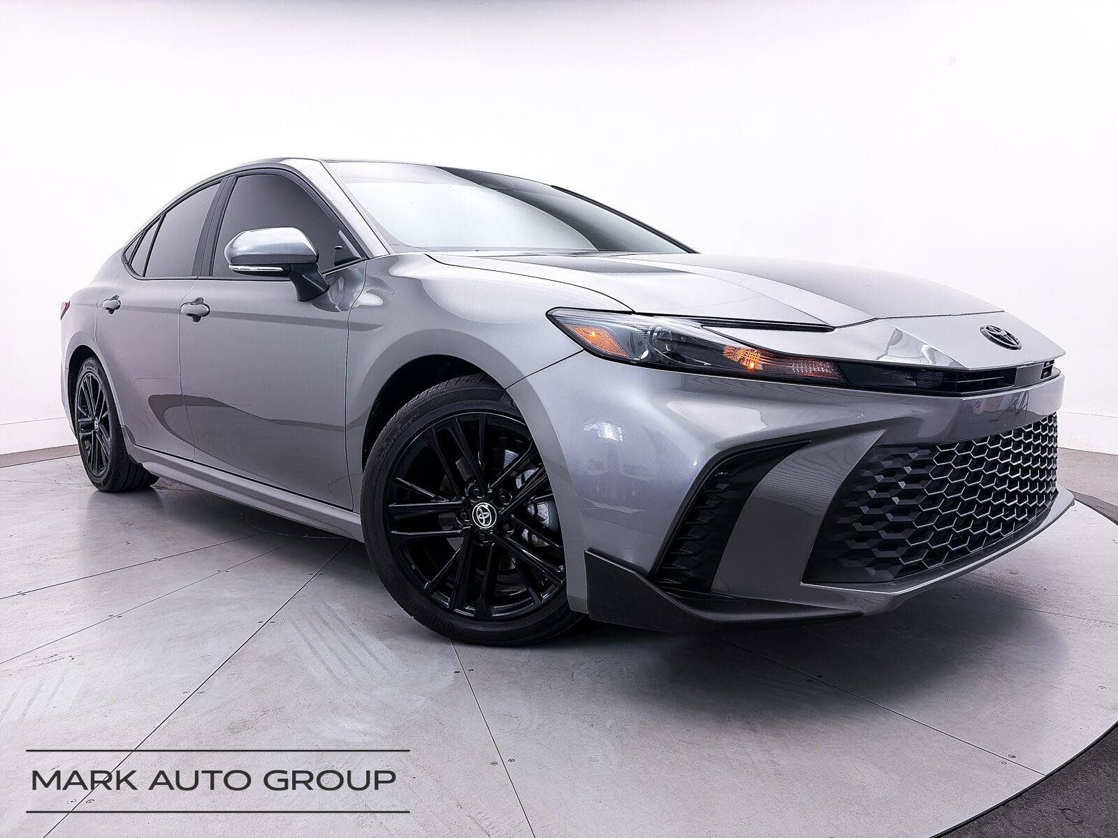 Used 2026 Toyota Camry SE w/ Convenience Package FWD image 1
