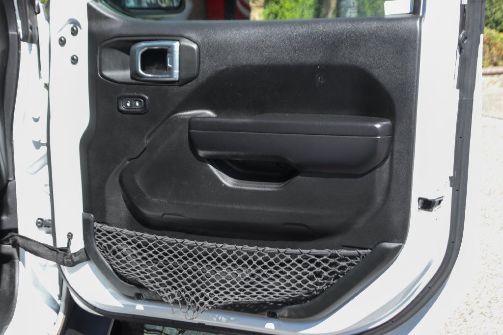 Used 2021 Jeep Wrangler Unlimited Rubicon AWD/4WD image 38