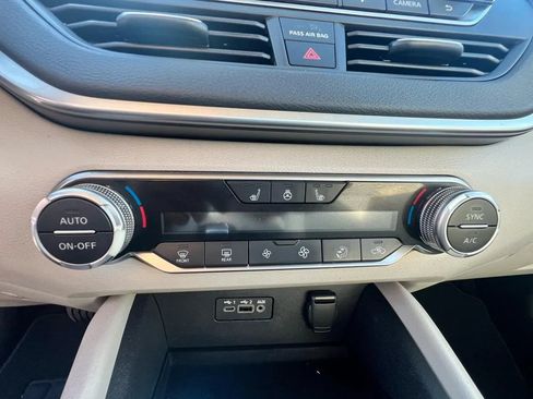 Used 2019 Nissan Altima 2.5 SV FWD image 13