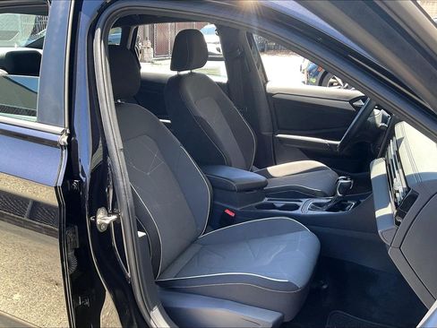 Used 2025 Volkswagen Jetta Sport FWD image 6