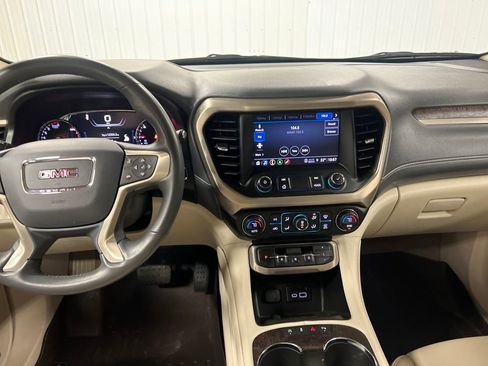 Certified 2022 GMC Acadia Denali w/ Denali Ultimate Package image 17