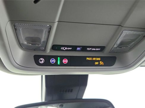 Used 2024 GMC Terrain SLE image 28