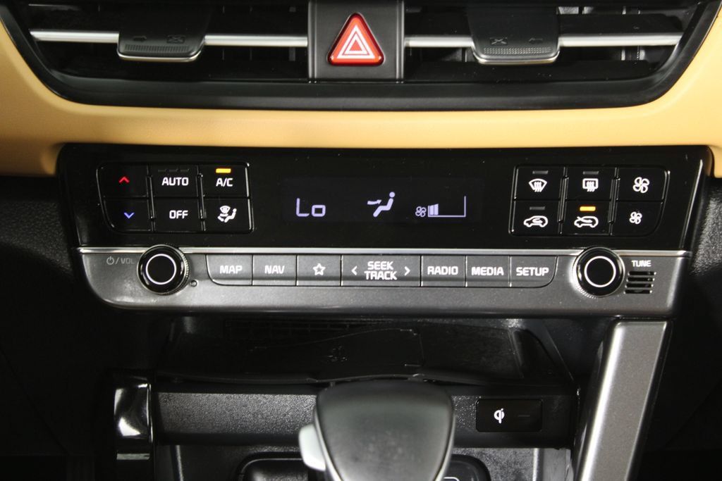 Used 2024 Kia Seltos SX w/ SX Sunroof Package AWD/4WD image 23