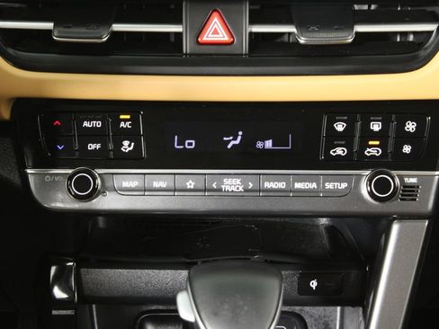 Used 2024 Kia Seltos SX w/ SX Sunroof Package AWD/4WD image 23