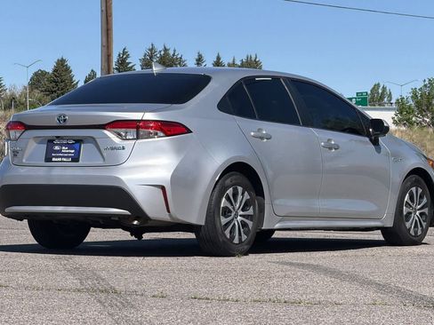 Used 2021 Toyota Corolla LE FWD image 2