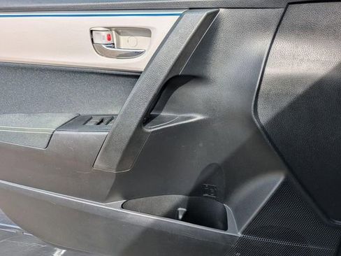 Used 2016 Toyota Corolla LE FWD image 13