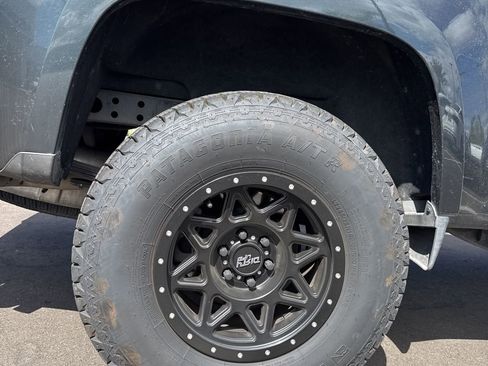 Used 2018 Chevrolet Colorado W/T w/ WT Convenience Package image 5