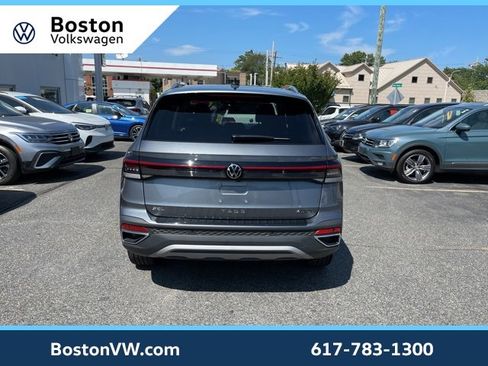 Used 2025 Volkswagen Taos SEL image 3
