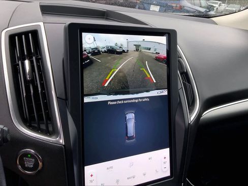 Used 2023 Ford Edge Titanium image 41