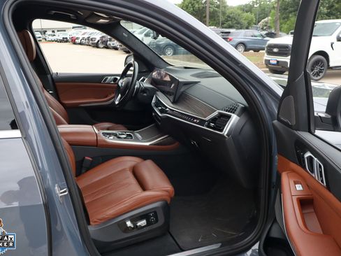 Used 2024 BMW X7 xDrive40i w/ Executive Package AWD/4WD image 32