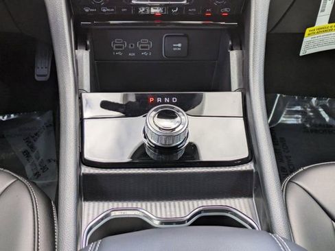 New 2025 Jeep Grand Cherokee Limited w/ Black Appearance Package image 17