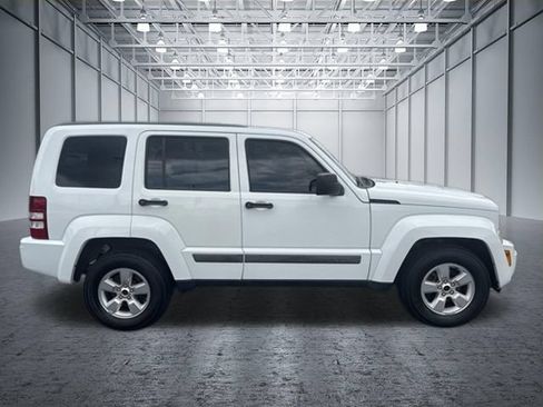 Used 2012 Jeep Liberty Sport w/ Comfort Seating Group AWD/4WD image 6