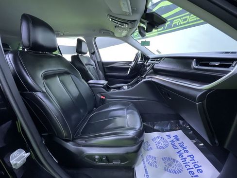 Used 2022 Jeep Grand Cherokee Limited image 28