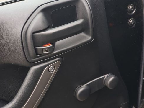 Used 2015 Jeep Wrangler Unlimited Sport w/ Connectivity Group image 12