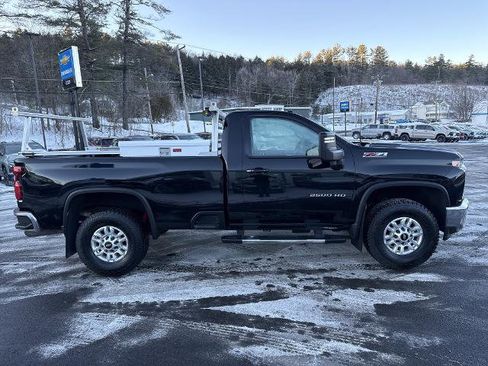 Certified 2022 Chevrolet Silverado 2500 LT w/ Convenience Package image 6