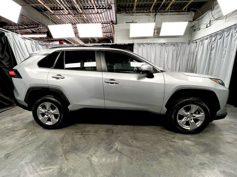 Used 2022 Toyota RAV4 XLE image 5