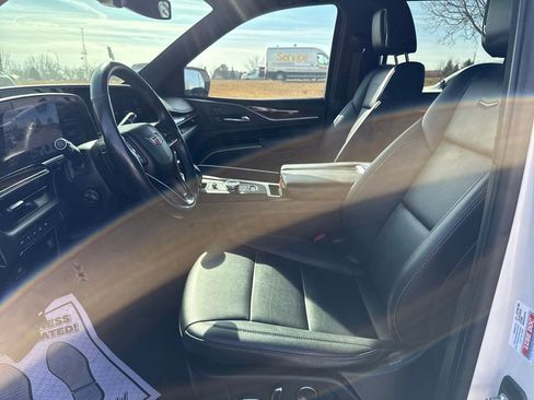 Used 2021 Cadillac Escalade ESV Luxury image 10