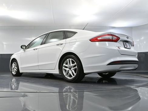 Used 2016 Ford Fusion SE FWD image 48
