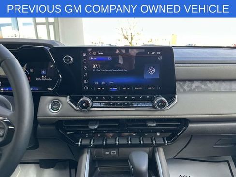 Used 2026 Chevrolet Colorado ZR2 w/ Technology Package AWD/4WD image 40