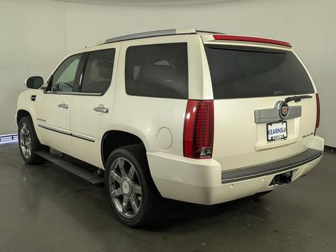 Used 2007 Cadillac Escalade AWD w/ Information Package image 6