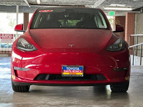 Used 2022 Tesla Model Y Performance AWD/4WD image 9