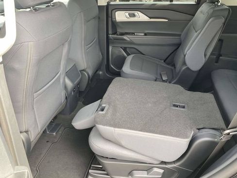 New 2026 Ford Explorer Active RWD image 5