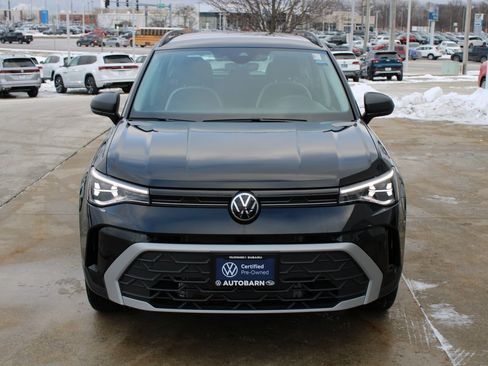 Certified 2025 Volkswagen Taos S image 2