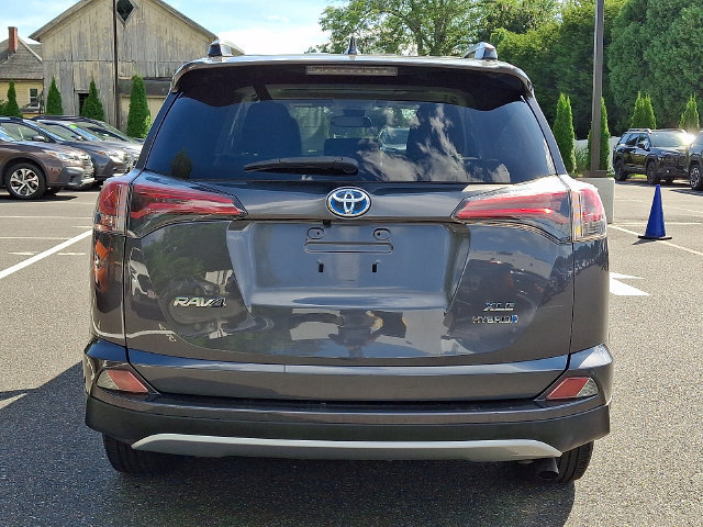 Used 2018 Toyota RAV4 XLE AWD/4WD image 5