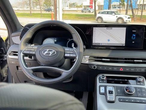 Used 2024 Hyundai Palisade Calligraphy image 21