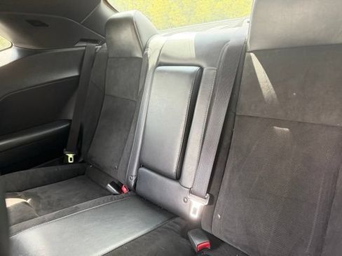 Used 2018 Dodge Challenger R/T Scat Pack w/ Leather Interior Group RWD image 15