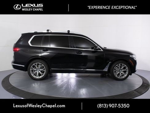 Used 2022 BMW X7 xDrive40i w/ Parking Assistance Package AWD/4WD image 2