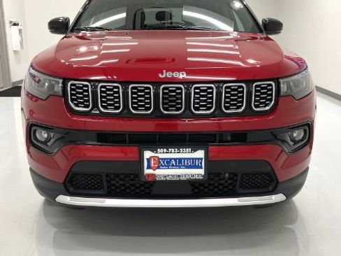 Used 2025 Jeep Compass Limited AWD/4WD image 6