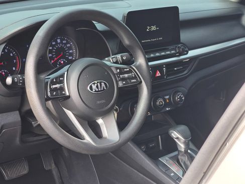 Used 2020 Kia Forte LXS FWD image 28