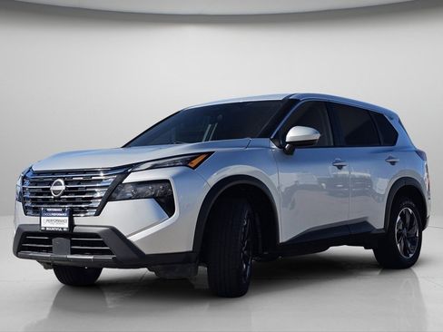 Used 2024 Nissan Rogue SV AWD/4WD image 18